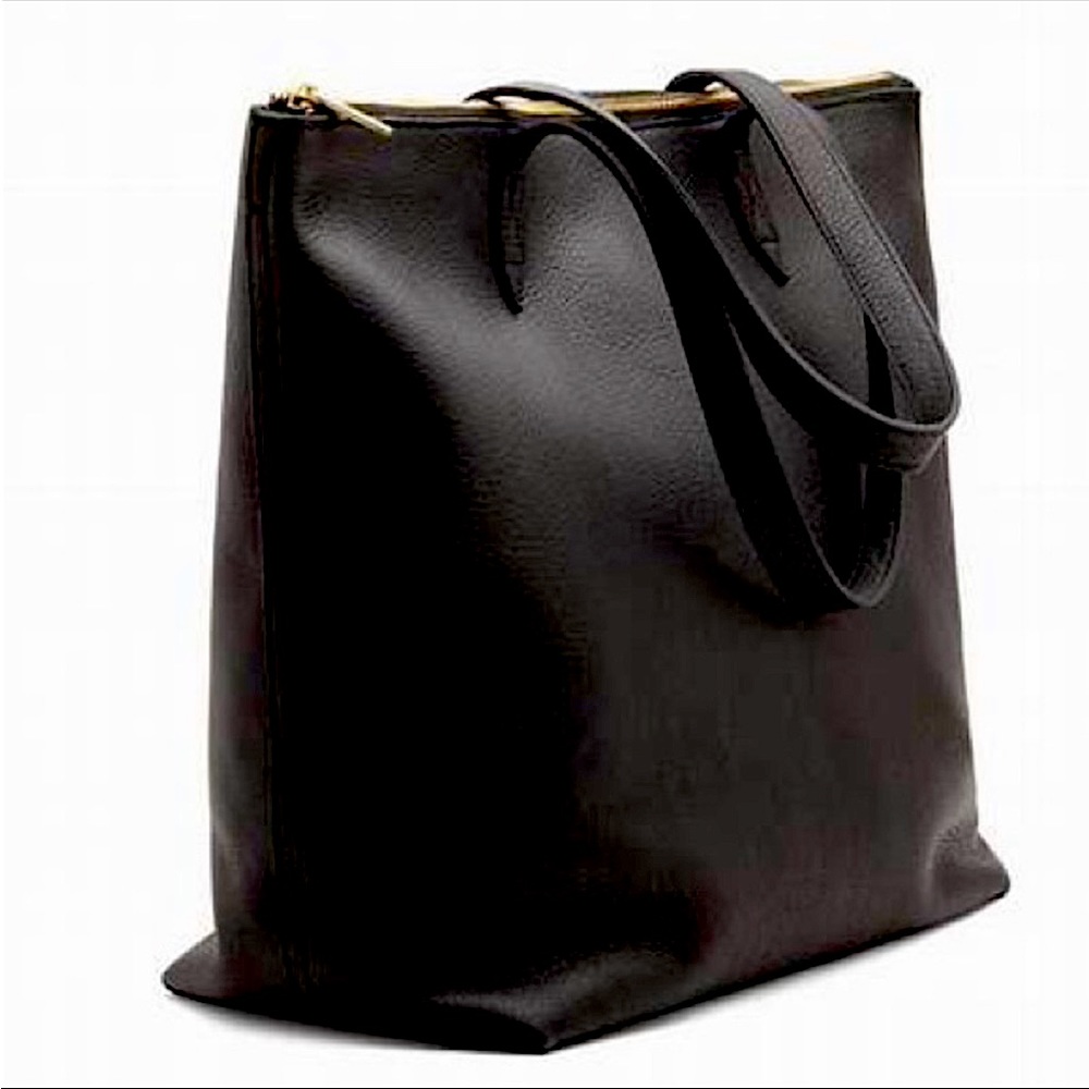 Cuyana Zipper Tote